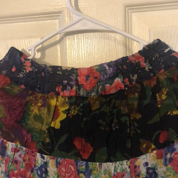 Takeaway Skirt - Picture 3 of 5